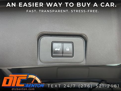 Used 2025 Nissan Rogue SV FWD image 27