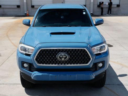 Used 2019 Toyota Tacoma TRD Sport image 19