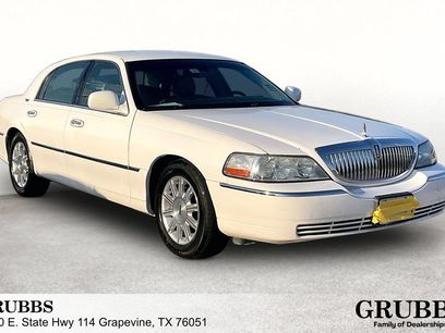 Used 2010 Lincoln Town Car Signature Limited