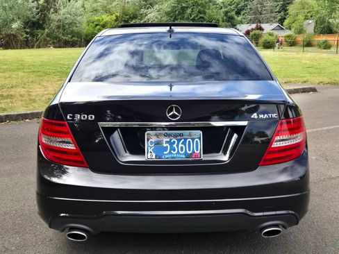 Used 2013 Mercedes-Benz C 300 4MATIC Sedan image 8