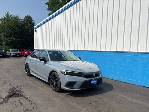 Used 2024 Honda Civic Sport image 2