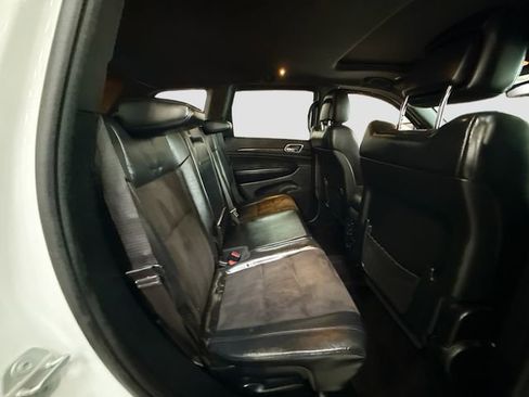 Used 2019 Jeep Grand Cherokee Altitude image 26