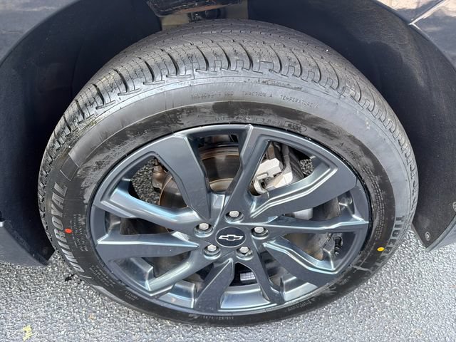 Used 2023 Chevrolet Equinox RS FWD image 12