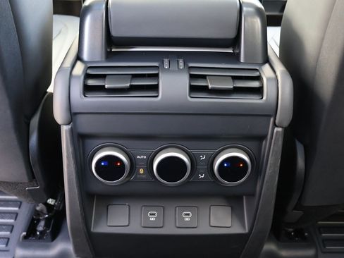 Used 2025 Land Rover Defender 110 X-Dynamic SE AWD/4WD image 26