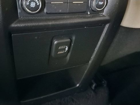 Used 2022 Chevrolet Traverse LS FWD image 29