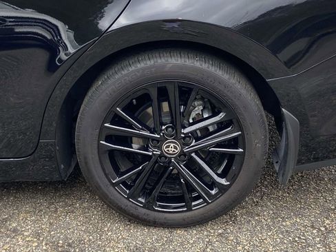 Used 2025 Toyota Camry SE image 8