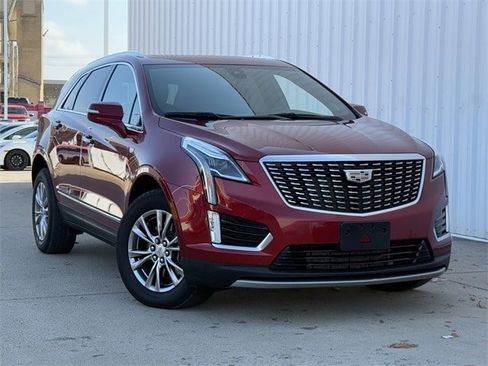 Used 2022 Cadillac XT5 Premium Luxury image 2