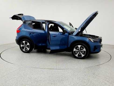 Used 2023 Volvo XC40 B5 Plus w/ Driver Assist Package image 10