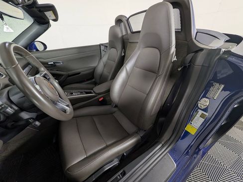 Certified 2024 Porsche 718 Boxster RWD image 5