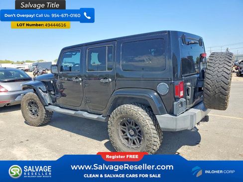 Used 2014 Jeep Wrangler Unlimited Sahara image 3