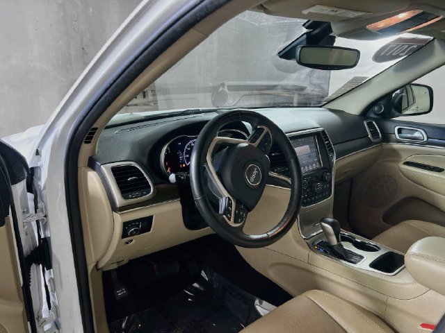 Used 2017 Jeep Grand Cherokee Limited w/ Luxury Group II RWD image 11