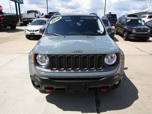 Used 2016 Jeep Renegade Trailhawk AWD/4WD image 5