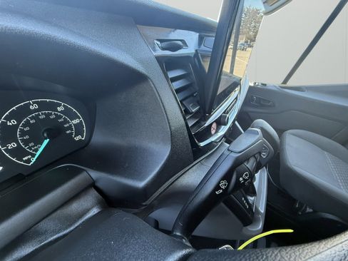Used 2023 Ford Transit 350 XLT image 18