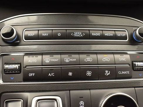 Used 2023 Hyundai Santa Fe SEL w/ Premium Package FWD image 35