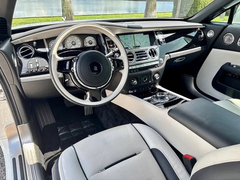 Used 2020 Rolls-Royce Wraith RWD image 17