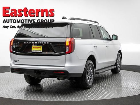Used 2025 Ford Expedition Active AWD/4WD image 5