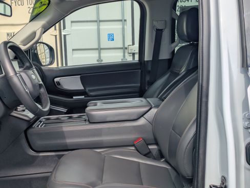 Used 2025 Ford Expedition Active RWD image 25