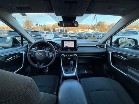 Used 2024 Toyota RAV4 XLE image 17