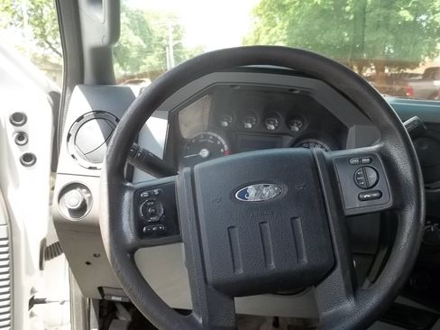 Used 2012 Ford F250 XL w/ PWR Equipment Group AWD/4WD image 5
