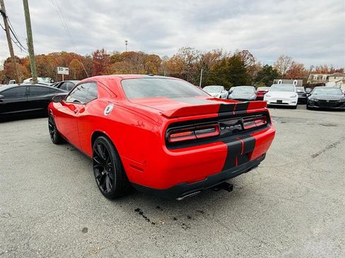 Used 2018 Dodge Challenger R/T image 3