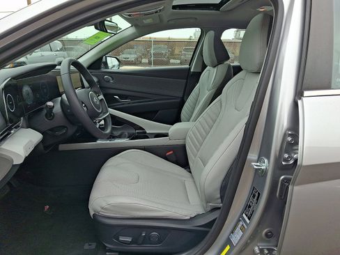 Certified 2022 Hyundai Elantra Limited w/ Cargo Package image 13