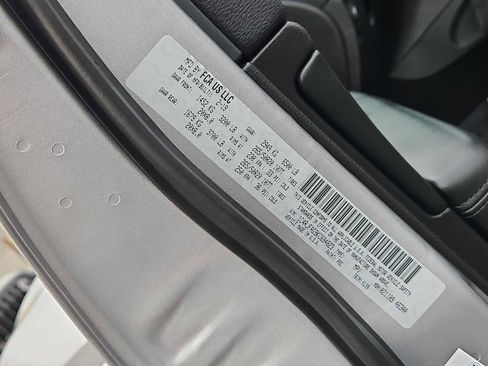 Used 2019 Jeep Grand Cherokee Altitude image 50