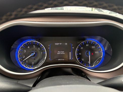 Used 2024 Chrysler Voyager LX FWD image 16
