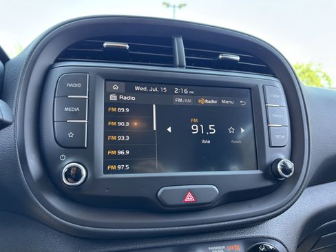 Certified 2025 Kia Soul LX w/ LX Technology Package FWD image 20