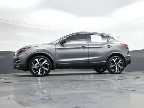 Used 2022 Nissan Rogue Sport SL w/ Premium Package image 35