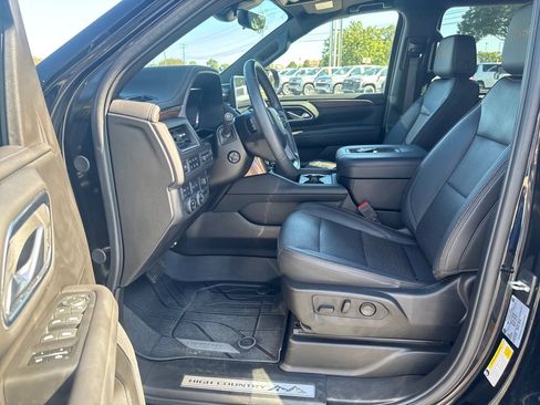 Used 2023 Chevrolet Suburban High Country image 12