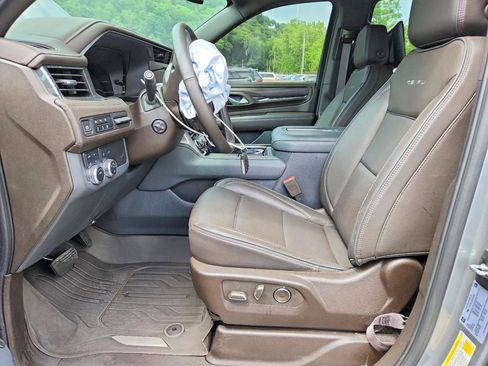 Used 2024 GMC Yukon Denali AWD/4WD image 6
