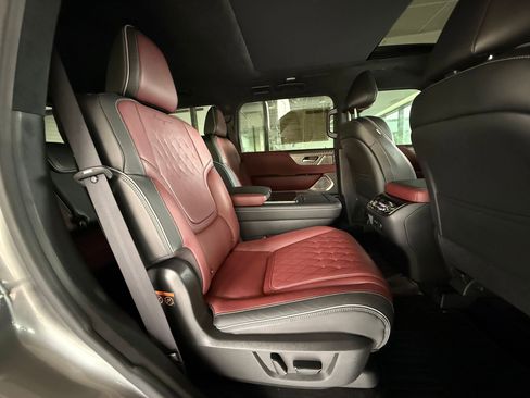 Used 2025 INFINITI QX80 Autograph w/ Autograph Exterior Package image 31