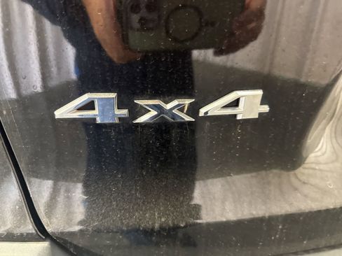 Used 2019 Jeep Cherokee Limited w/ Technology Group image 10