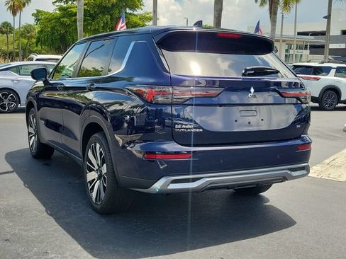 Used 2025 Mitsubishi Outlander SE FWD image 6