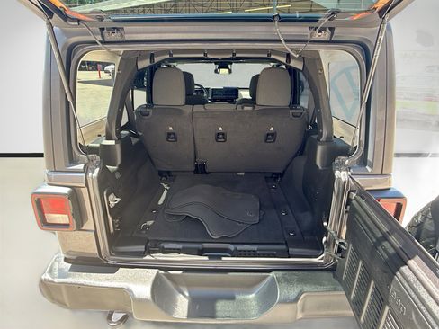 Used 2024 Jeep Wrangler Sport S AWD/4WD image 26