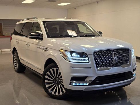 Used 2019 Lincoln Navigator Reserve AWD/4WD image 3