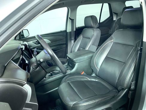 Used 2020 Chevrolet Traverse RS image 18