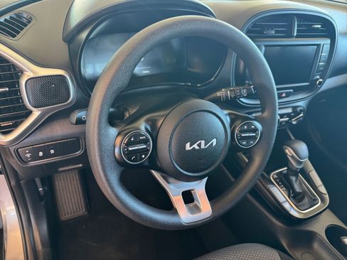 Used 2025 Kia Soul LX w/ LX Technology Package image 28