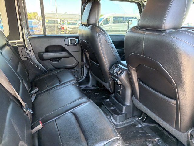 Used 2019 Jeep Wrangler Unlimited Sahara AWD/4WD image 27