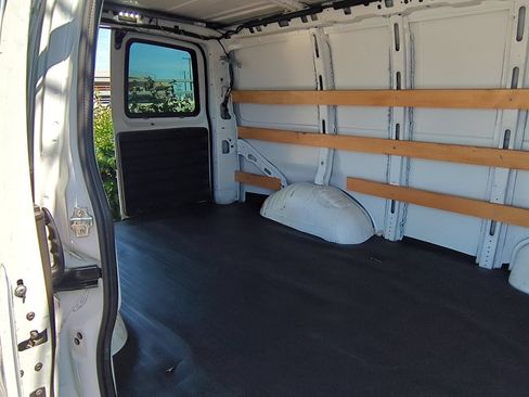 Used 2019 Chevrolet Express 2500 w/ Driver Convenience Package RWD image 21