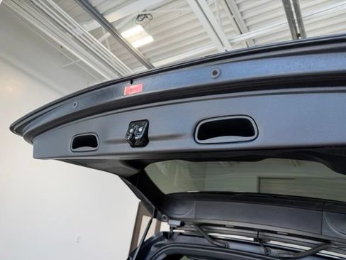 Used 2018 Chrysler Pacifica Touring-L w/ Premium Audio Group FWD image 35