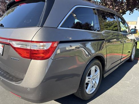 Used 2012 Honda Odyssey Touring Elite image 12