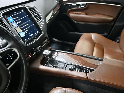 Used 2019 Volvo XC90 T6 Momentum w/ Advanced Package AWD/4WD image 17