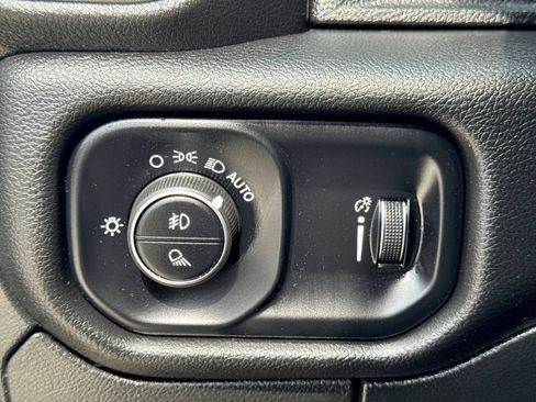 Used 2023 RAM 1500 Big Horn AWD/4WD image 30