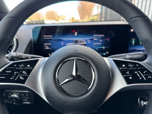 New 2026 Mercedes-Benz GLB 250 4MATIC image 23