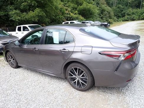 Used 2024 Toyota Camry SE FWD image 5