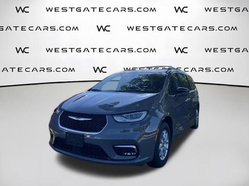 Used 2022 Chrysler Pacifica Touring-L FWD image 33