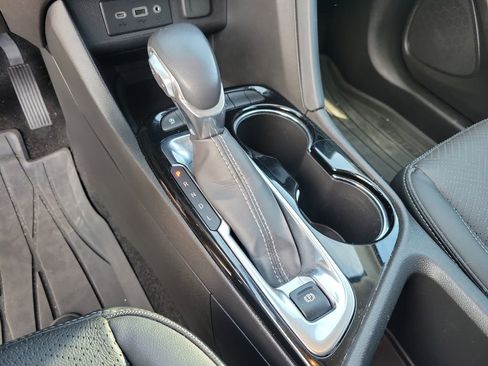 Certified 2022 Buick Encore GX Essence image 17