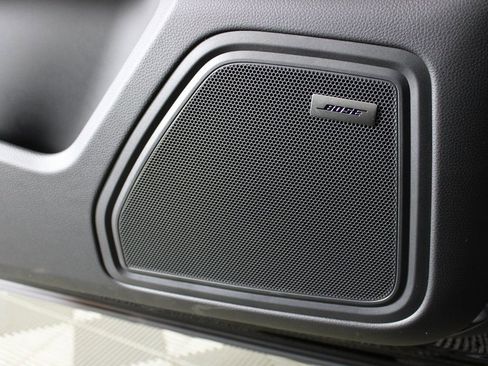 Certified 2026 Porsche Macan AWD/4WD image 17