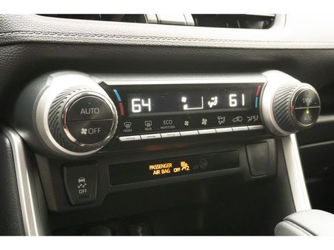 Used 2022 Toyota RAV4 LE image 24